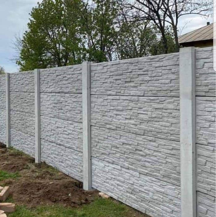 Vand gard beton armat, foarte bine lucrat cu plasa de 4 și fier de 6.