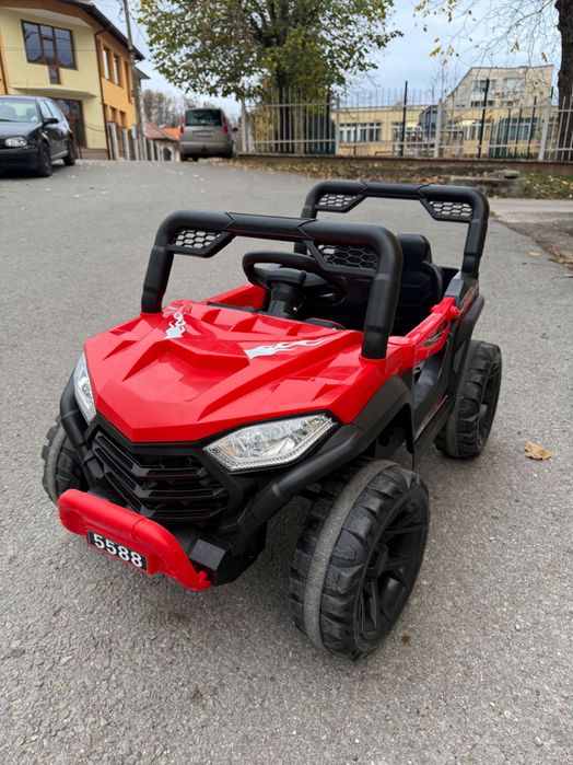 Акумулаторен джип / кола