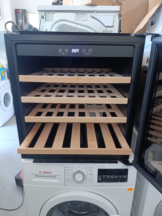 Витрина охладител FRILEC  за вино