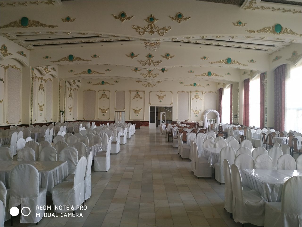 Tayyor to‘yxona, restorant