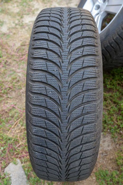 Комплект гуми с джанти 215/65R16