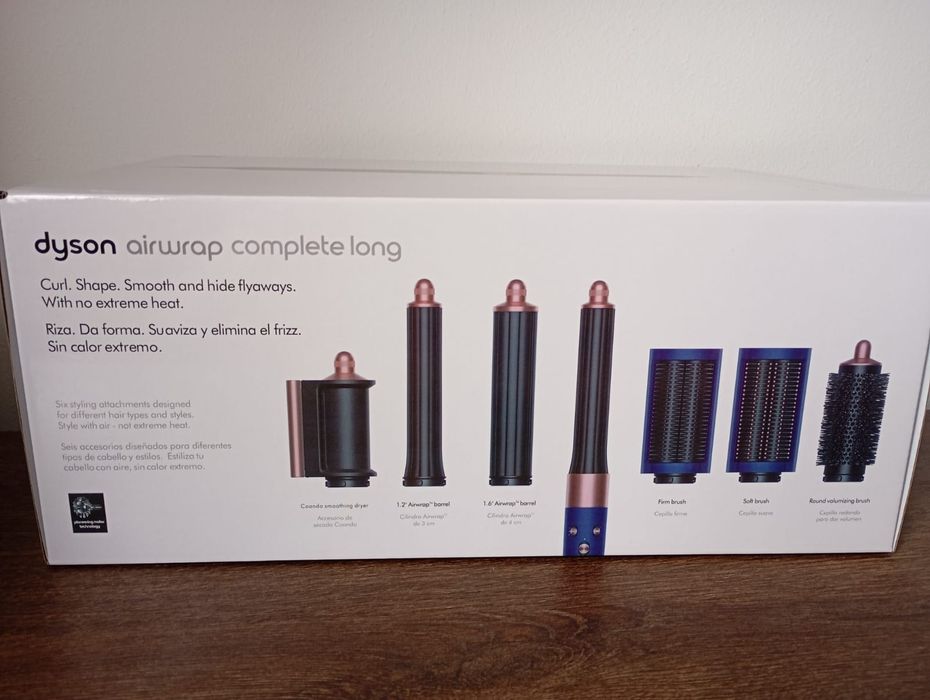 Vand la dyson HS05 vinca blue, la pret special