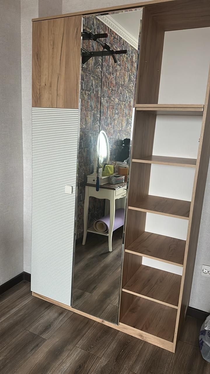 Срочно шкаф в отличном состоянии