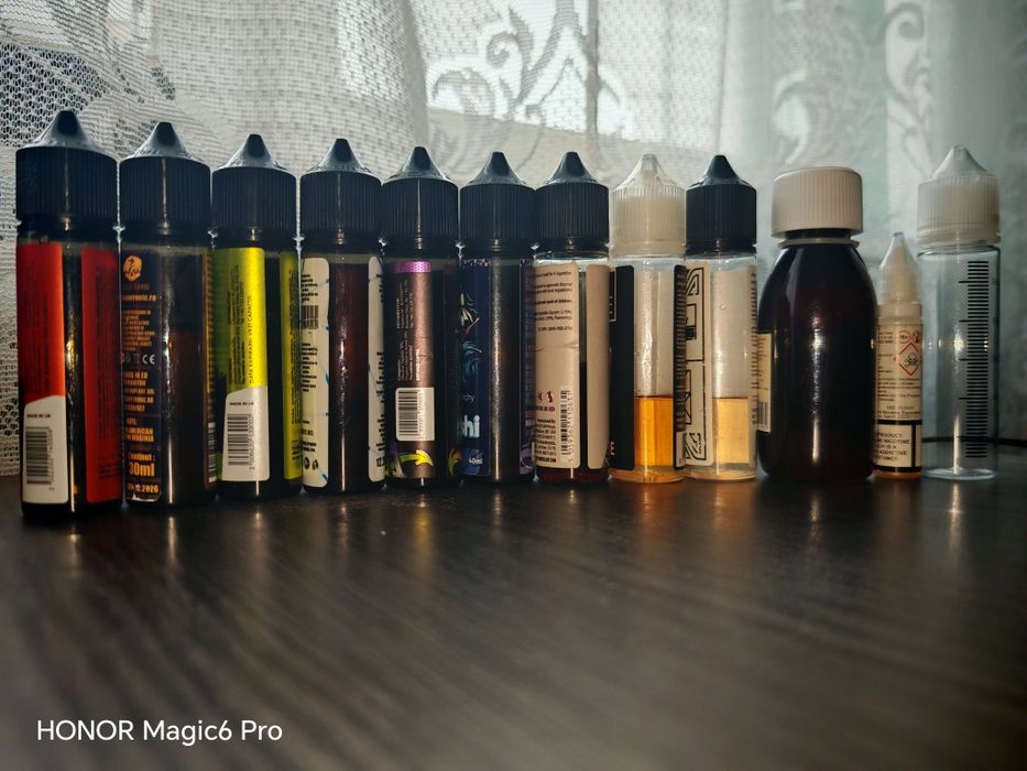 Vând două moduri in stare foarte bună,un atomizor Hera + 3 acumulatori