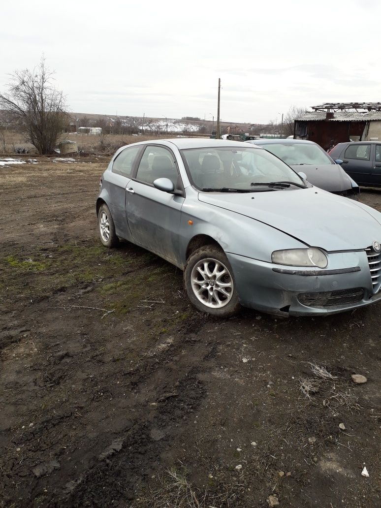 Dezmembrez Alfa Romeo 147   1.9 jtd 115 cp 2001