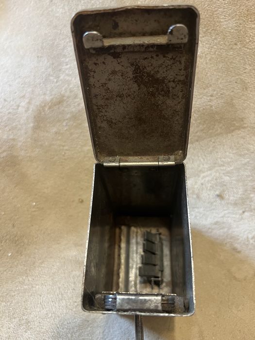 Pusculita metal cu cheia originala