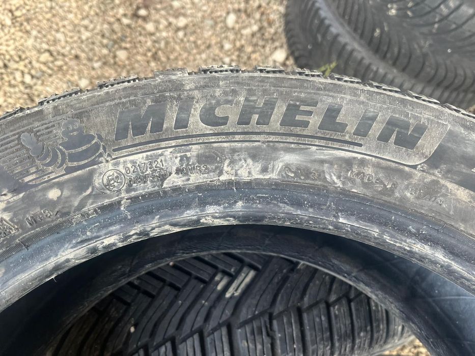 215/55 r17 de iarna 4 buc f bune MICHELIN