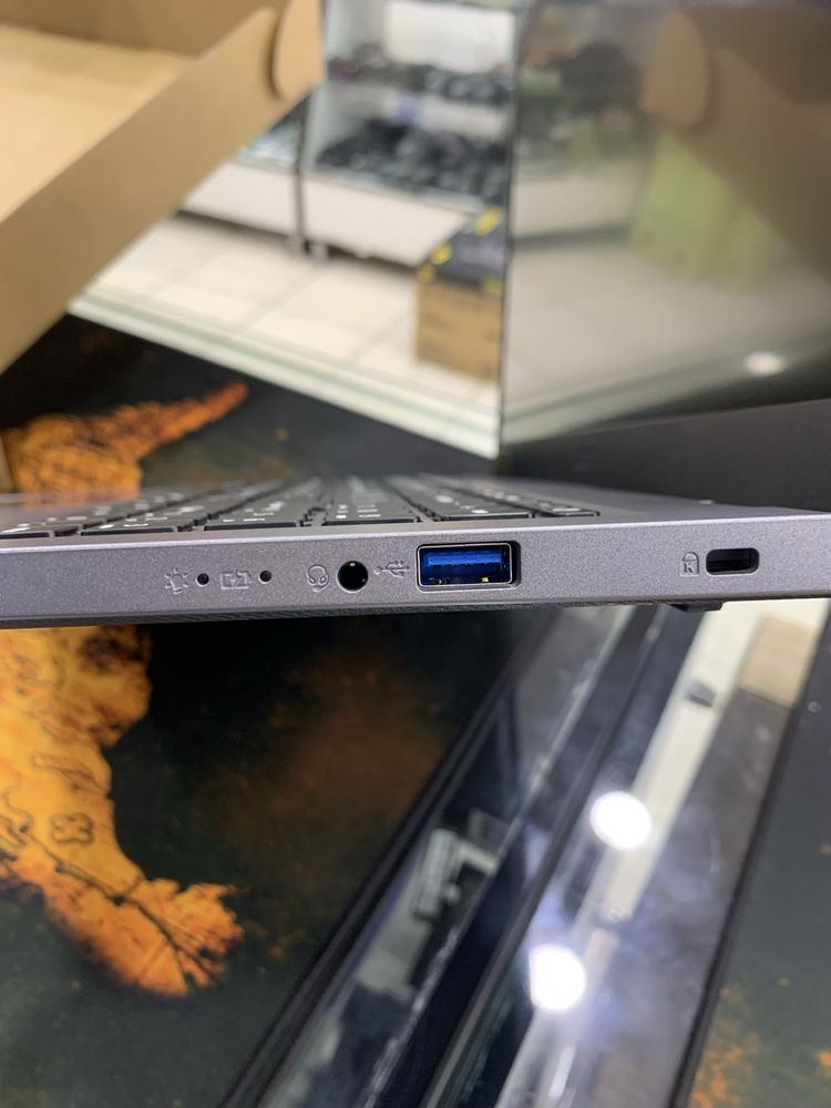 Ноутбук acer aspire 5 15 Sensor ekran +Чехол Acer original