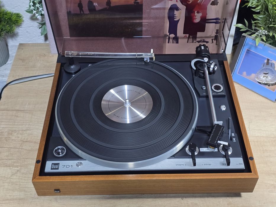 Pick-up DUAL 701, retro ,full automatic, direct drive, pitch control