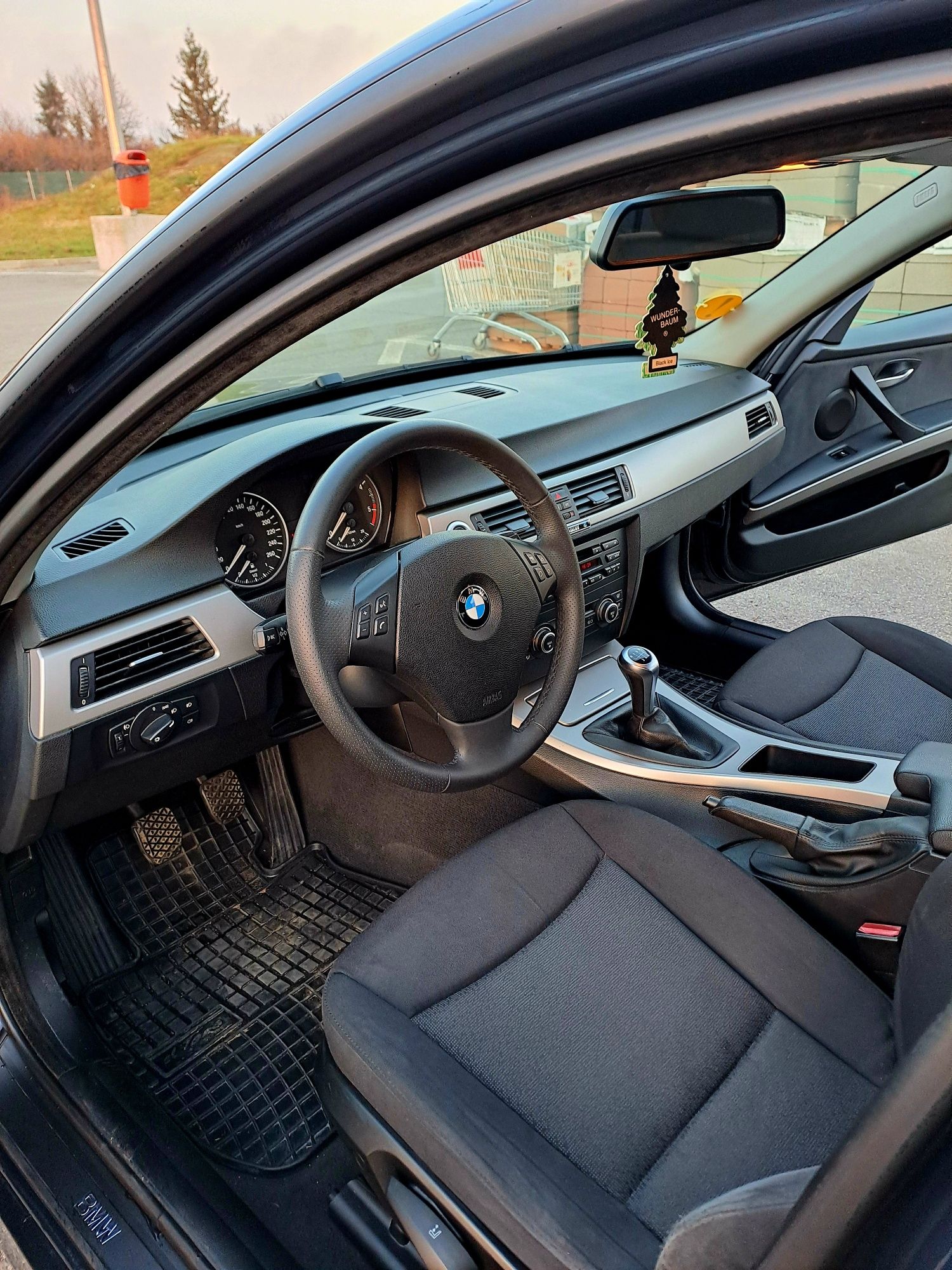 Vând BMW 320 e91