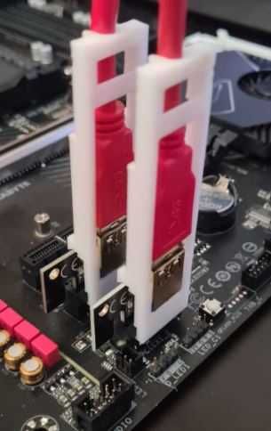 Clips fixare riser PCIe cu ghidaj  cablu USB - mining/crypto/rig