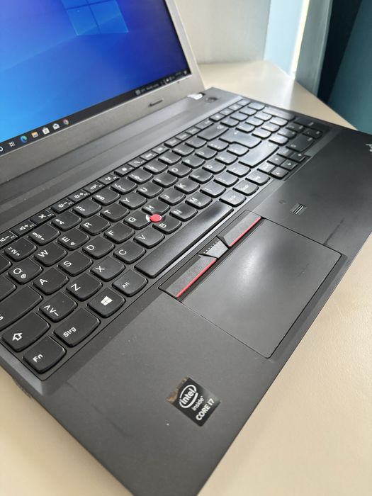 Lenovo E550• procesor i7-5500u• 12gb ram• 15,6” Full HD• bateria 4 ore