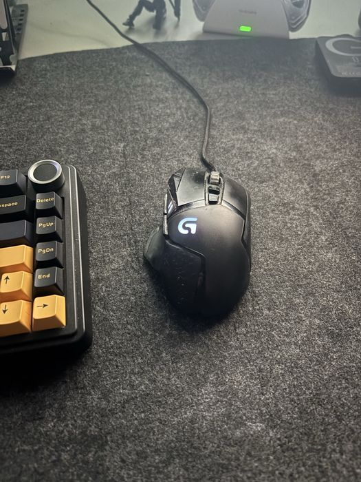 Set Logitech Mouse G502 + Tastatura G213