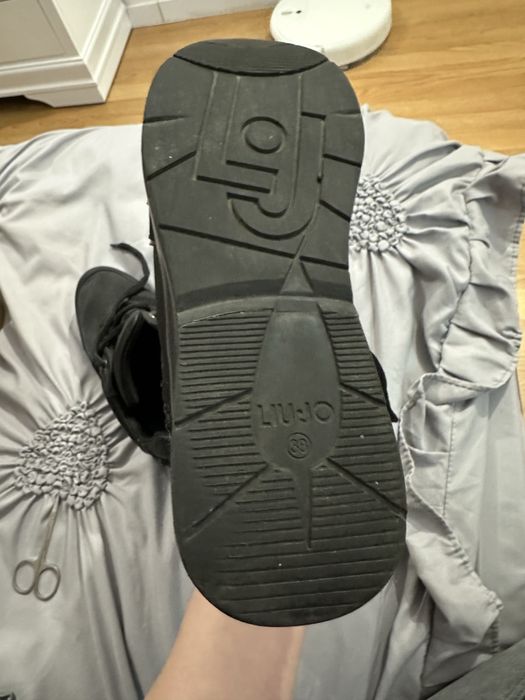 Adidasi liu jo negri cu strasuri