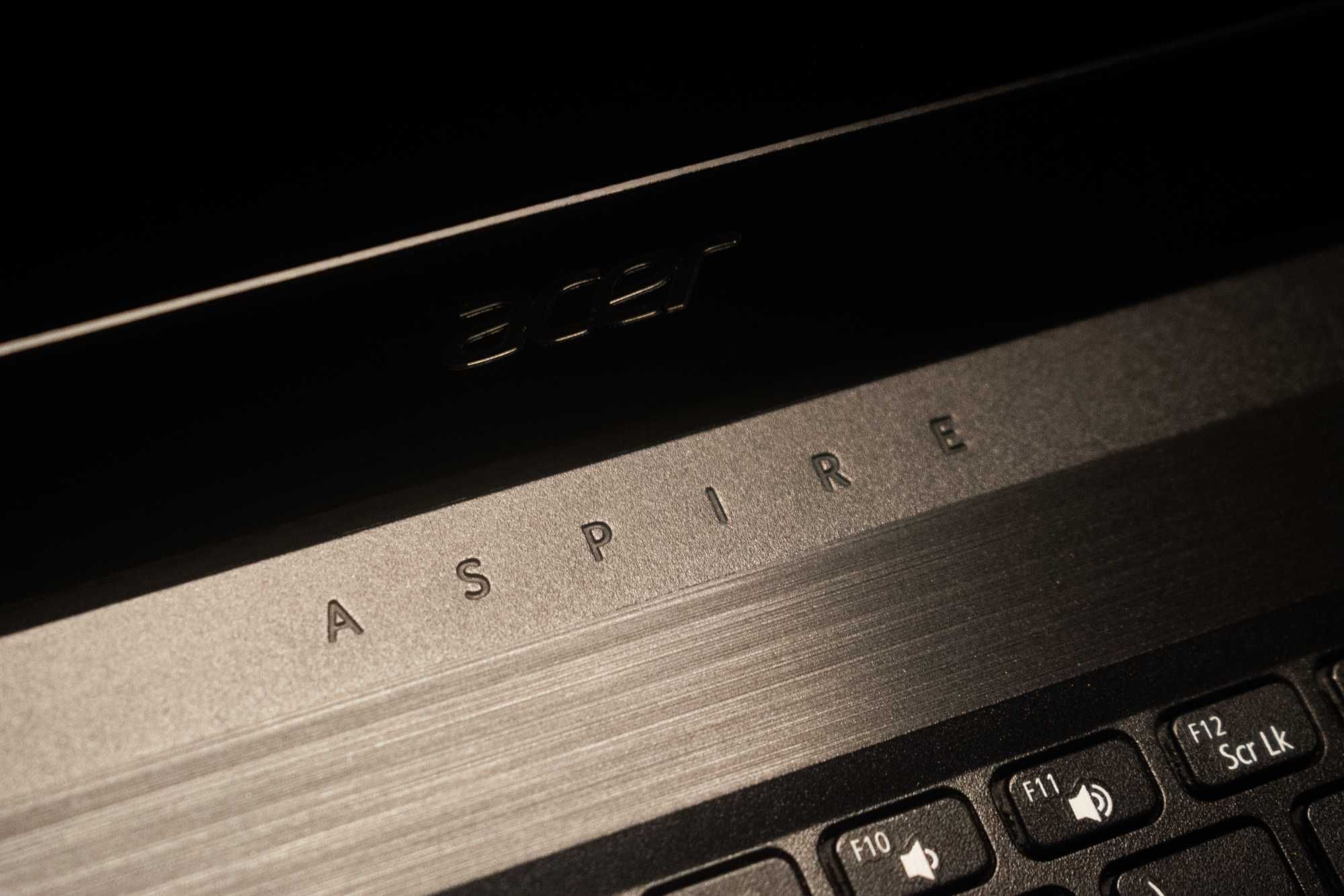 Acer Aspire 5 15.6" 1TB HHD + 256GB SSD
