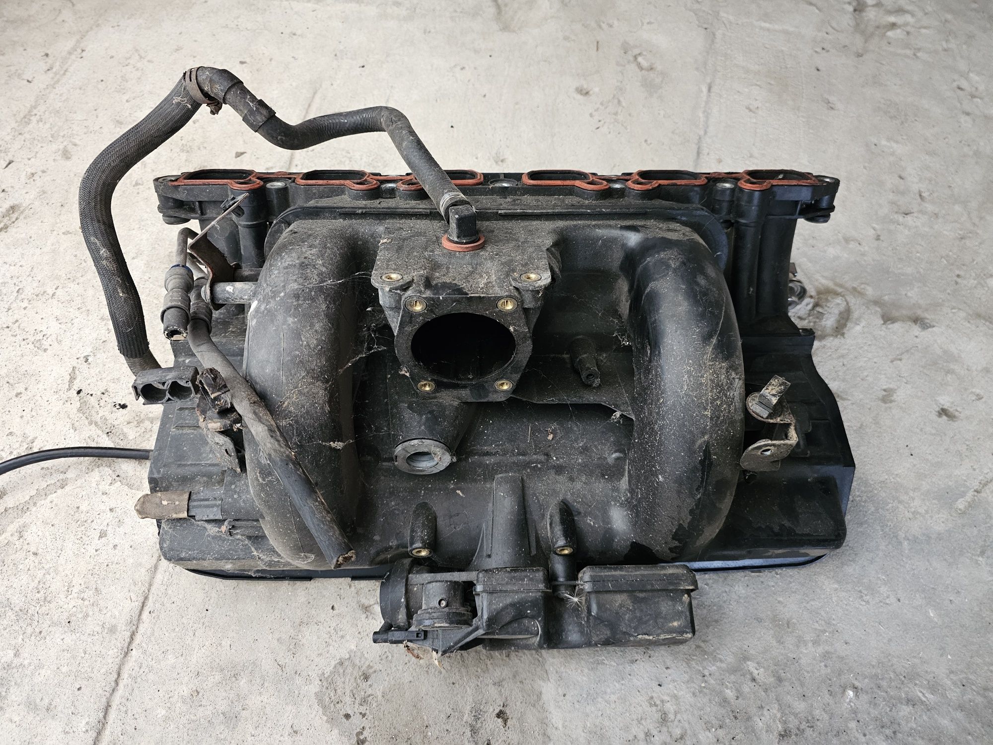 Колектор бмв м54 m54 всмукателен bmw e46 e39 e53
