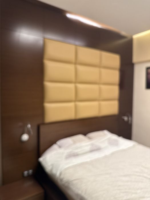 Продам кровать  двухспалны 1.60 на 2 метра.кровать с стеновой панели