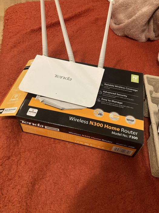 Router WiFi Tenda 300 la cutie