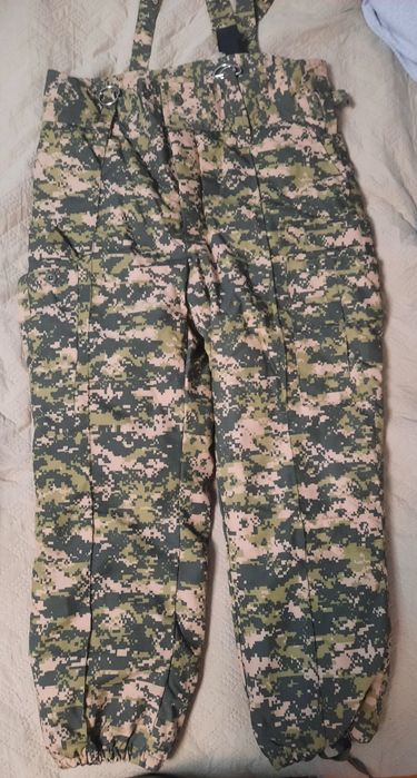 Продам брюки зимние комуфляжные. Новые! 52 р-р.