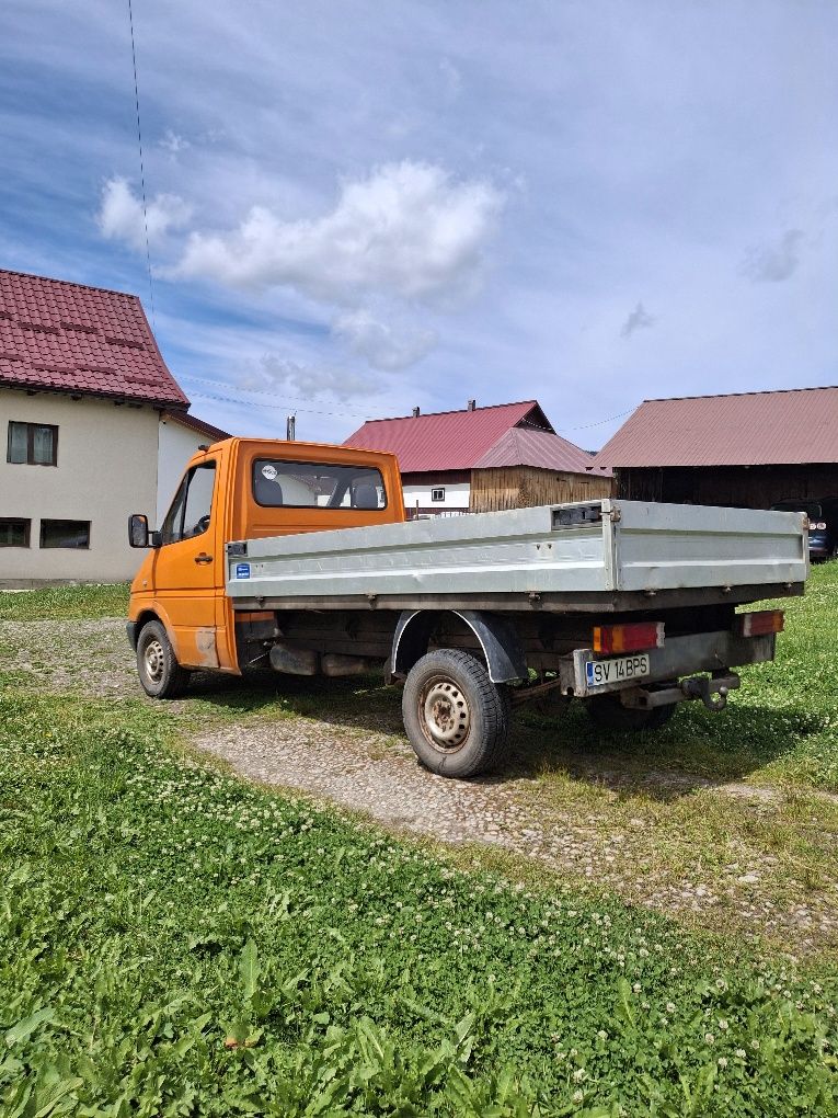 Mercedes Sprinter 208