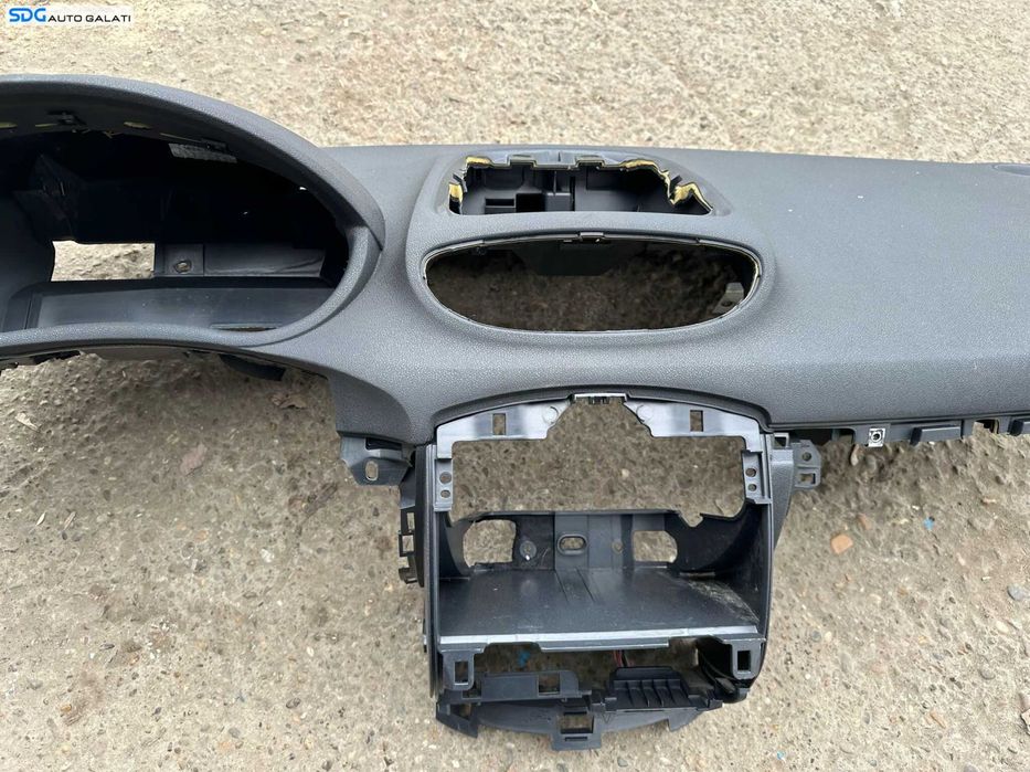 Carcasa Plansa Bord Goala Dezechipata Renault Clio 3 2005 - 2014 [X3064]