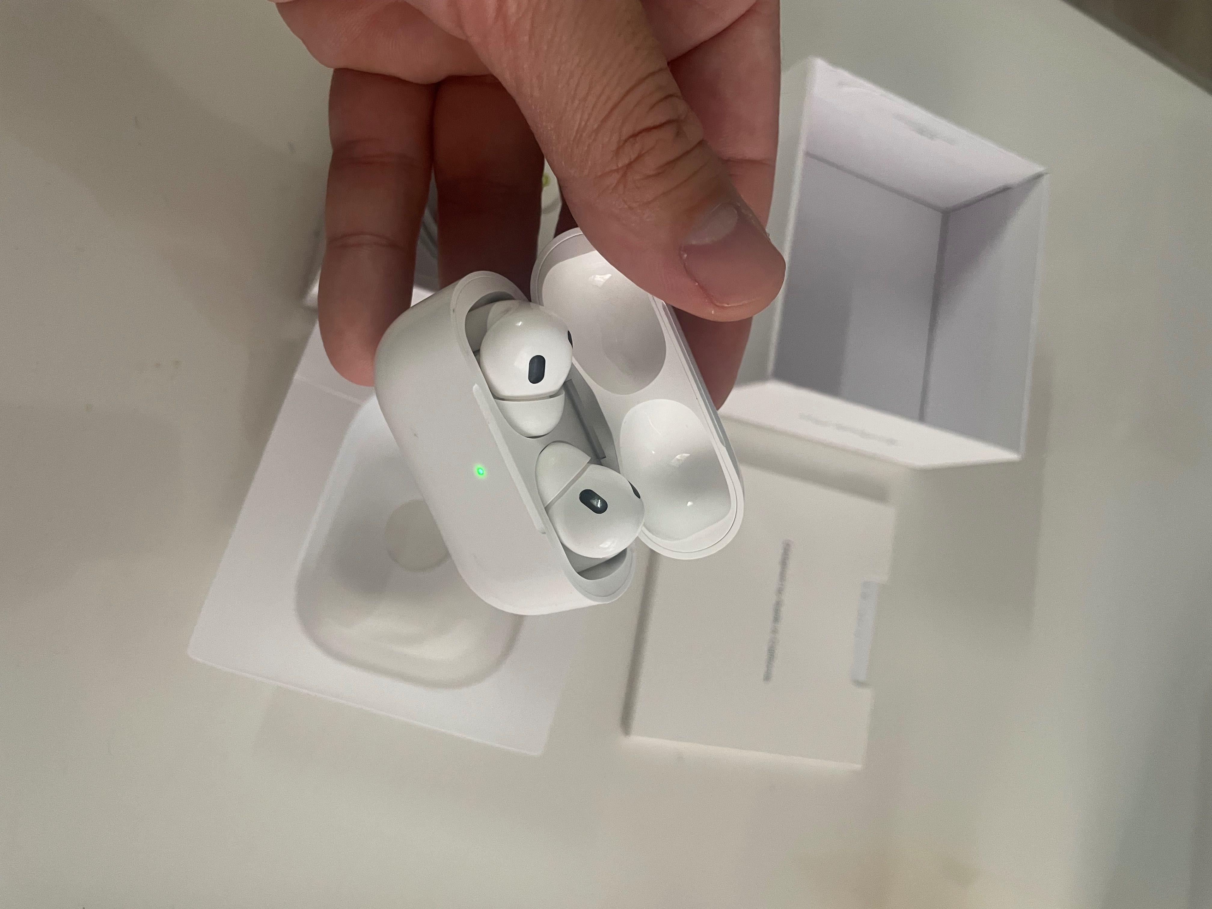 Apple airpods 2 pro + fast charge