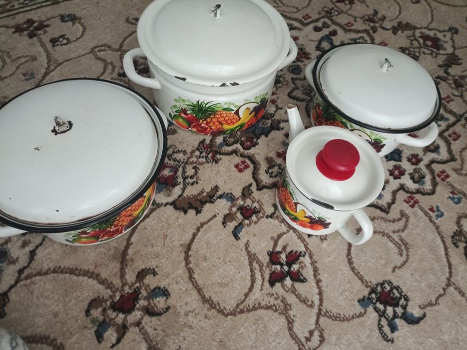 Продам кастрюли (эмаль)