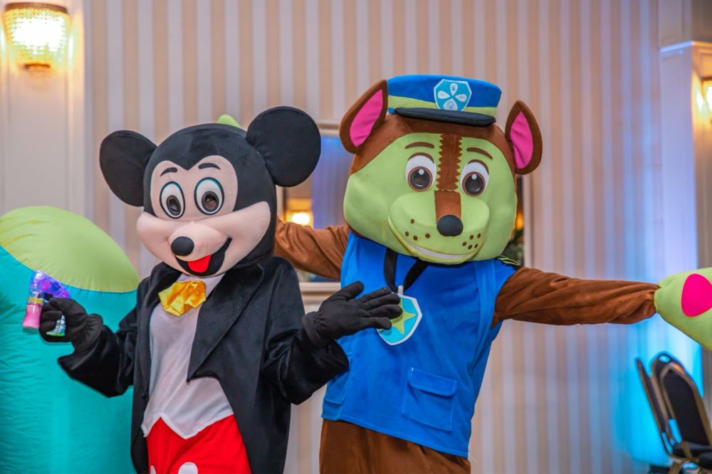 Animatori si petreceri la domiciliu