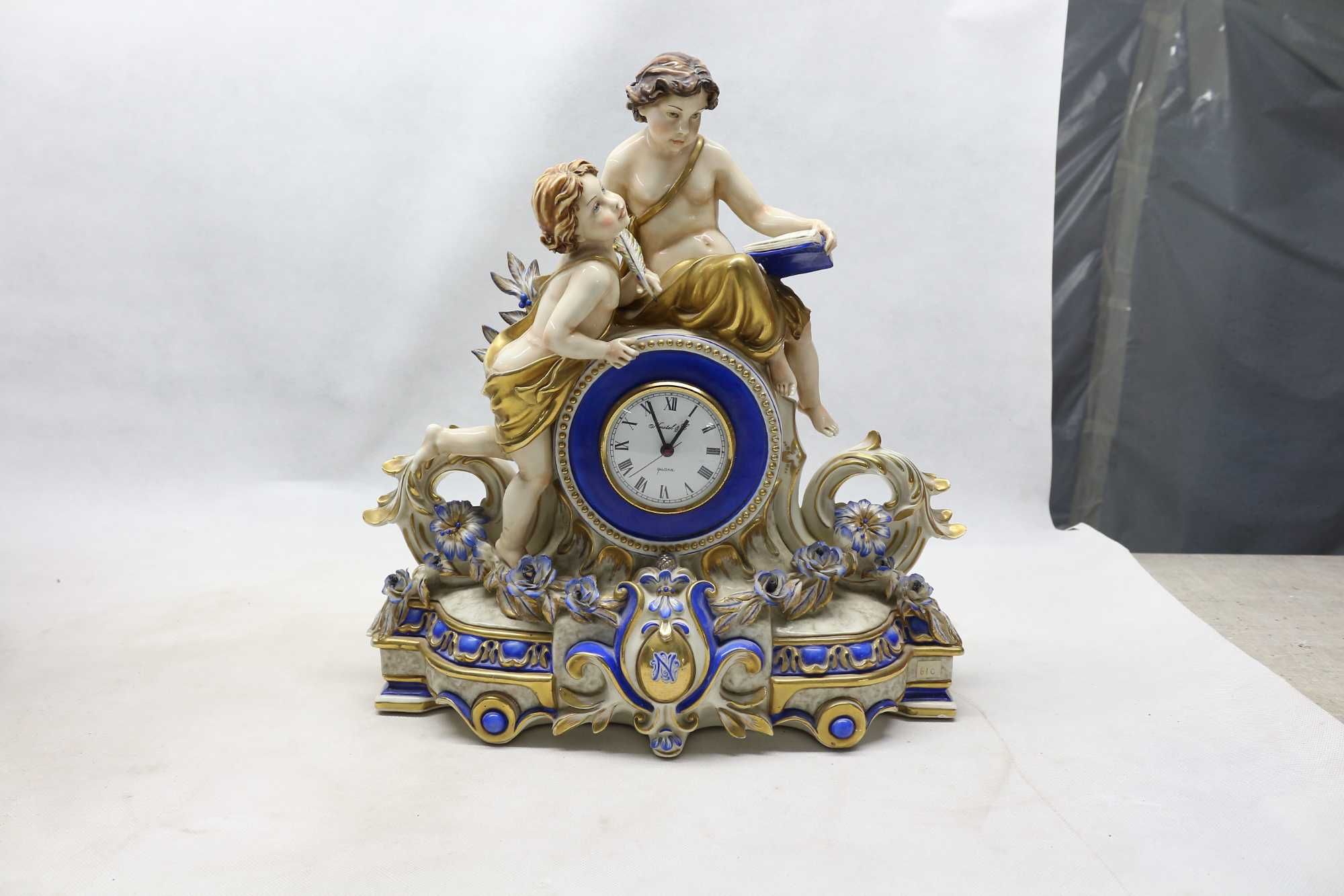 Фарфоровые Часы с Ангелами Capodimonte Италия
