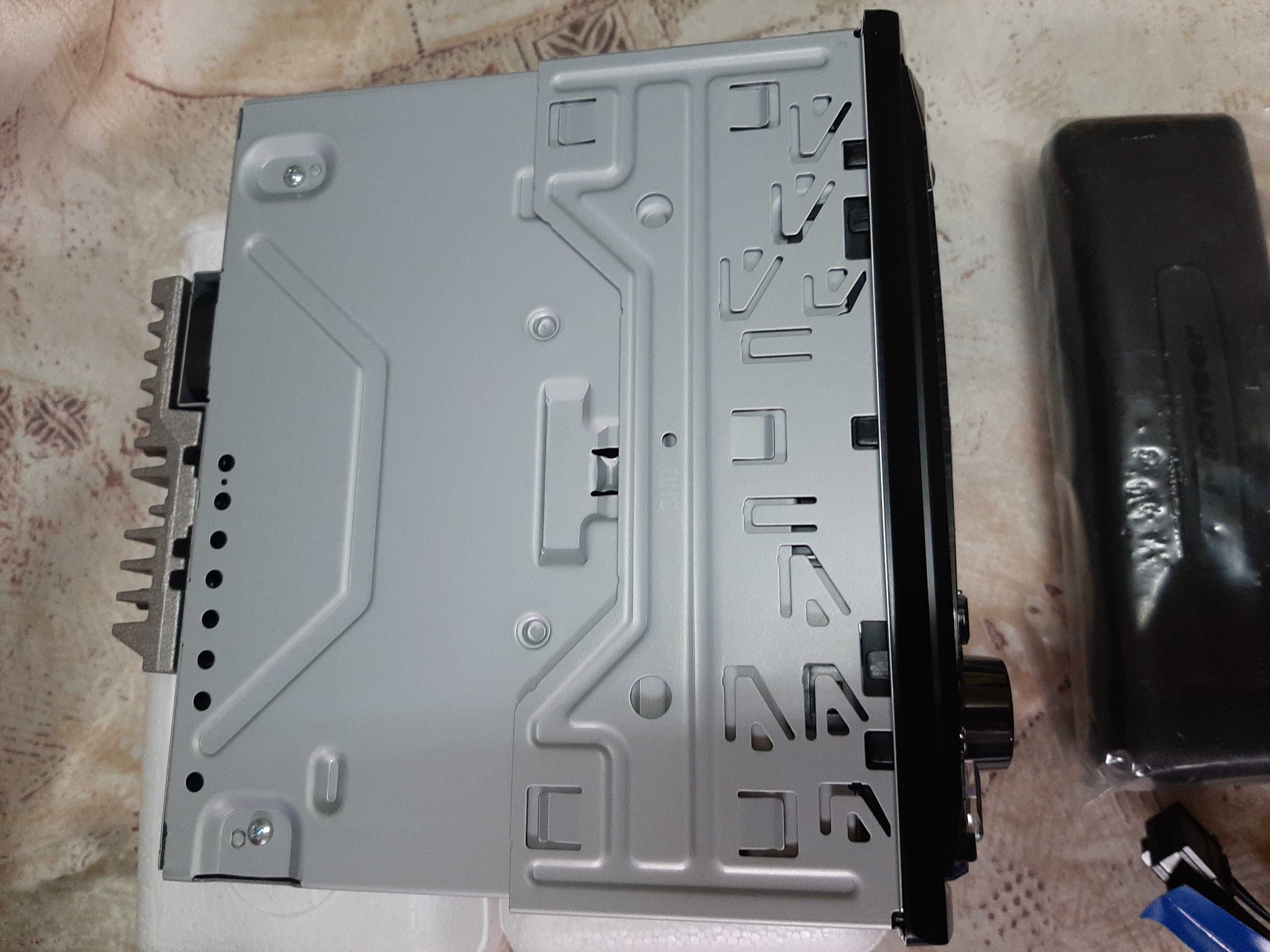 Pioneer DEH 4600BT- чисто нов!