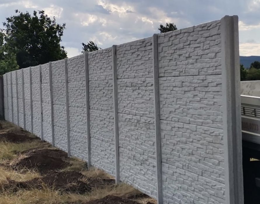 Gard beton plăci și stâlpi