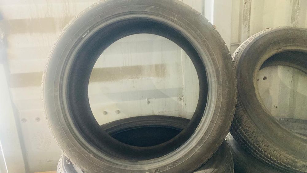 Летняя резина , nokian295/40zr/21 и bridgestune255/60/r18