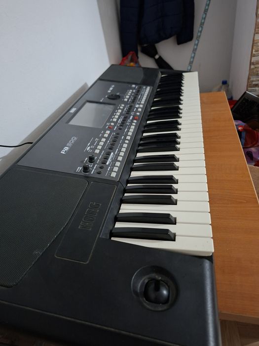 Vând orgă korg pa 600