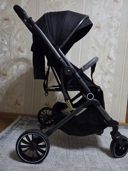 Коляска прогулочная