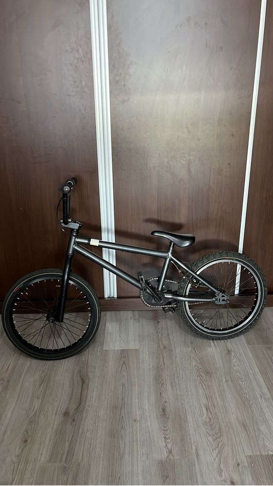 Bicicleta pentru scheme BMX