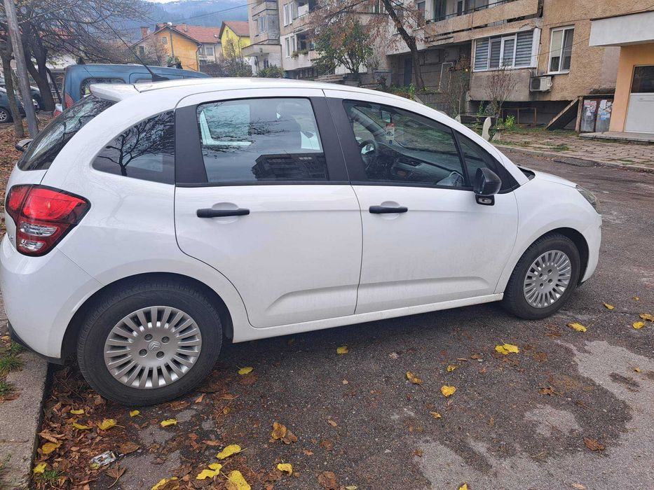 Продавам лек автомобил марка Citroen C3