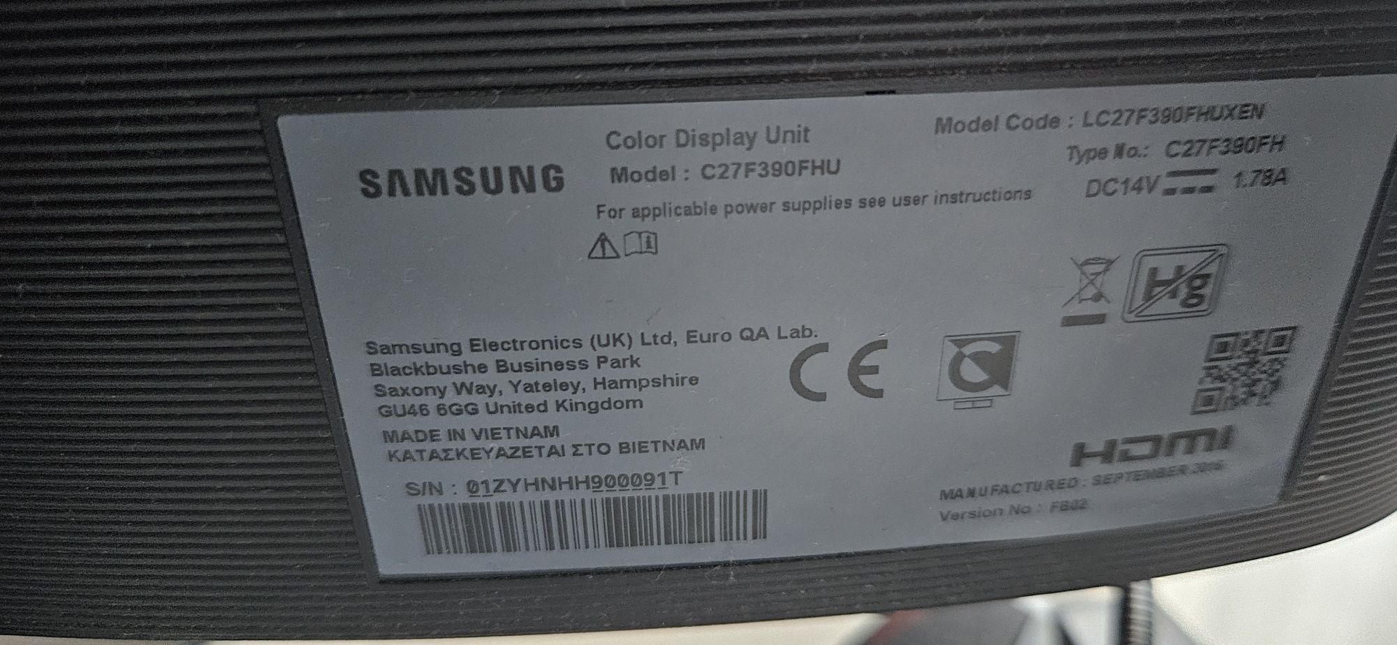 Monitor curbat LED Samsung 27" F390 Full HD