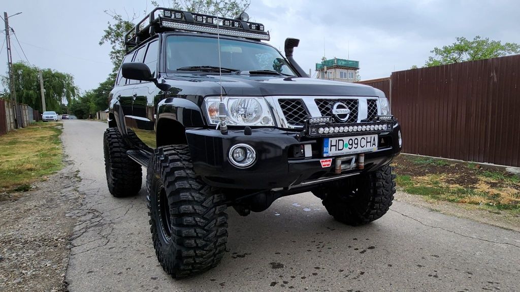 Nissan patrol Y61 off road