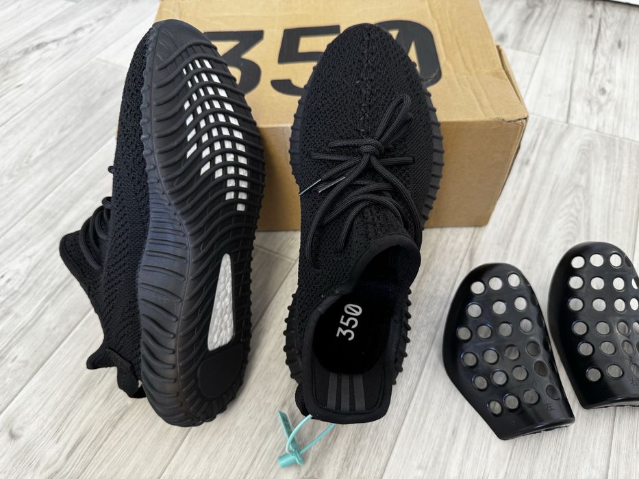Новые кросовки Yeezy 39 р