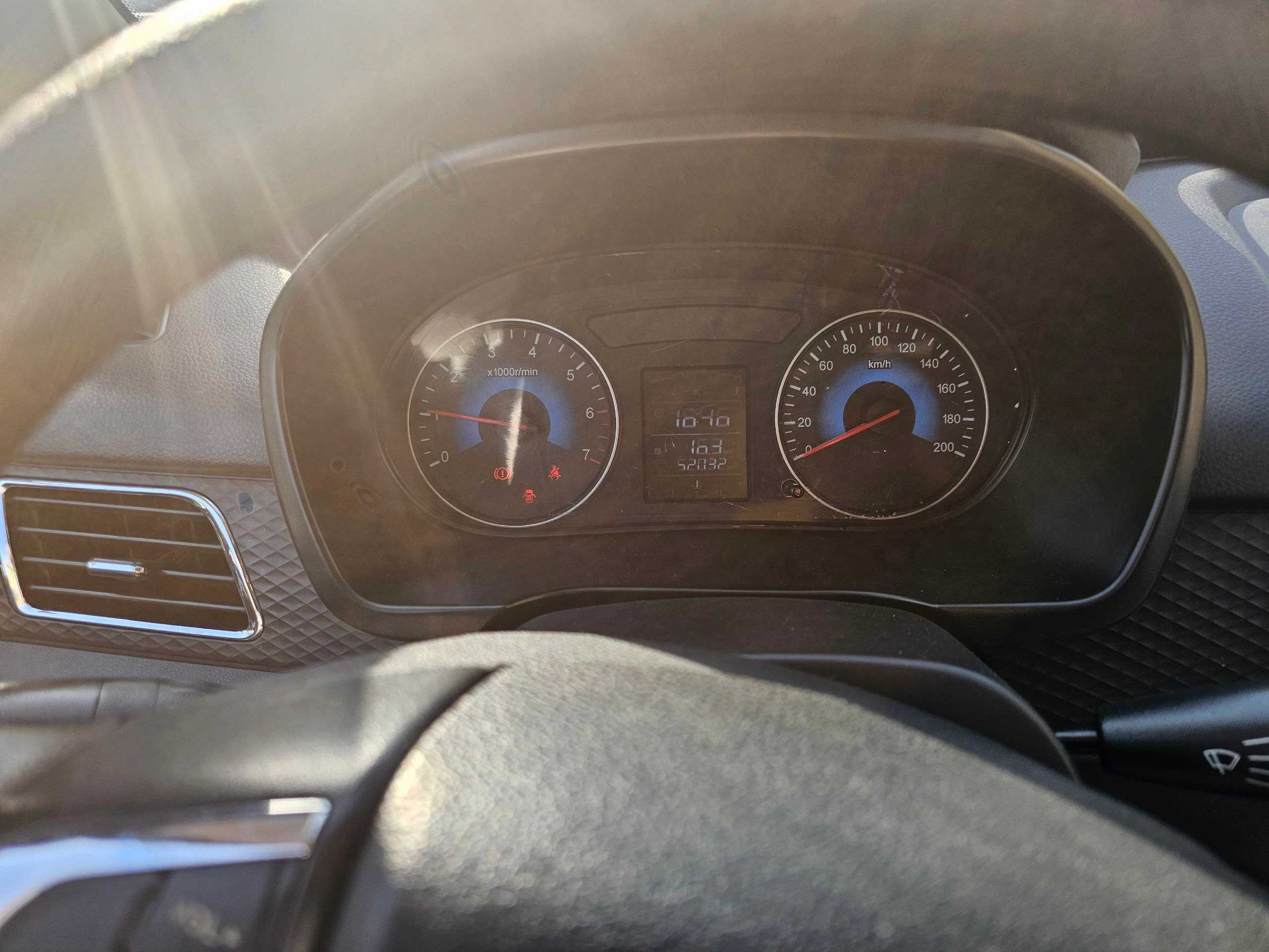 Продаётся автомобиль Dongfeng Glorry через аукцион.