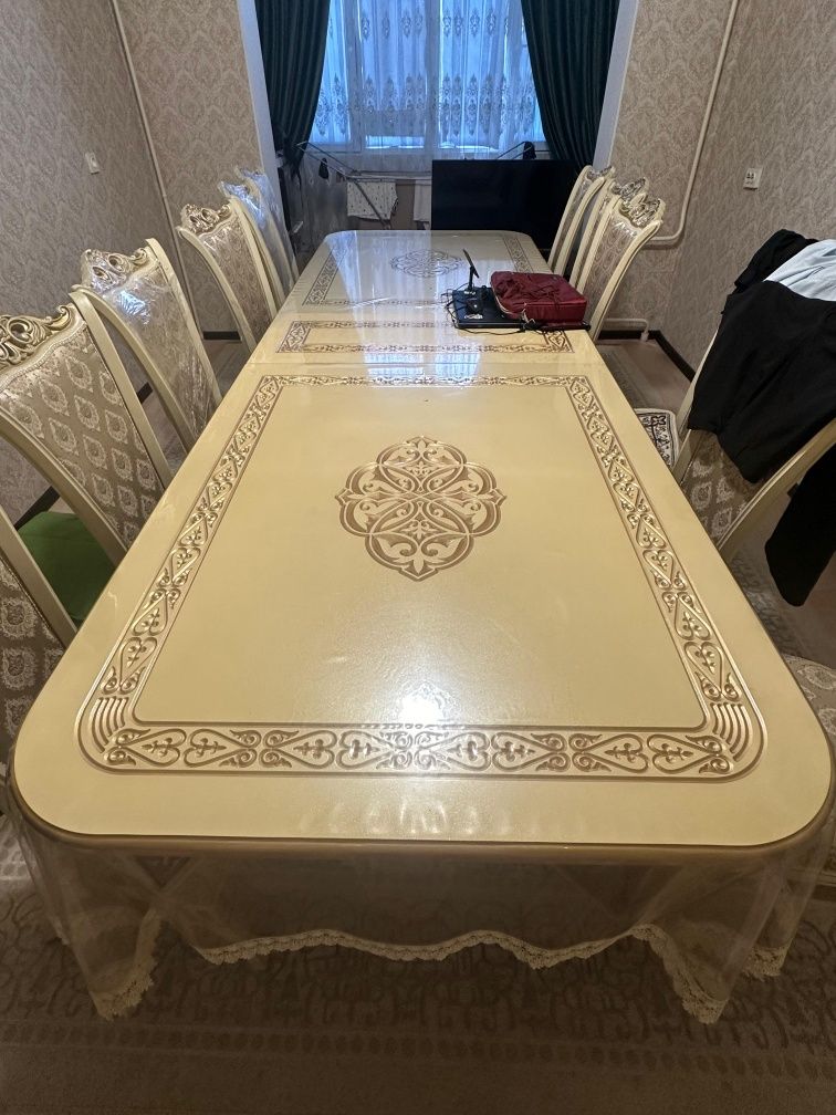 Продаётся стол стулья