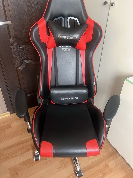 Продам игровое кресло б/у