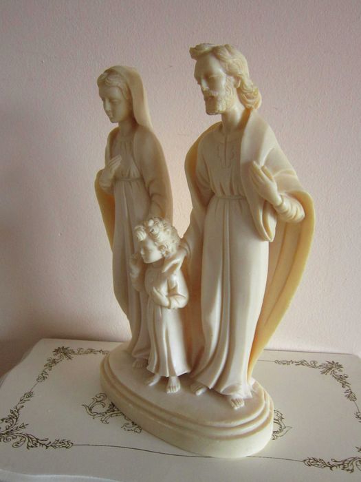 cadou rar Familia Sfanta - Maria,Iosif si Isus sculptura alabaster1960