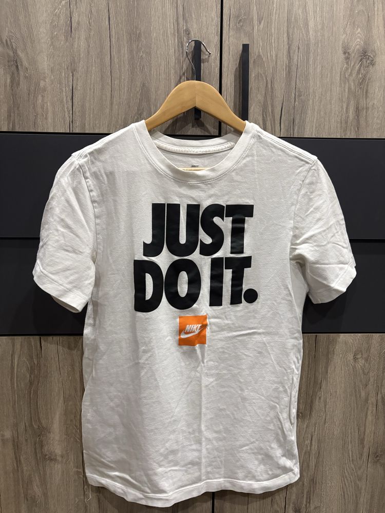 Артикули Nike Pause bereshka