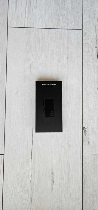 Продавам мобилен телефон SAMSUNG GALAXY S23 ULTRA 256 GB