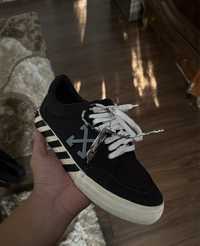 Off white low vulcanized