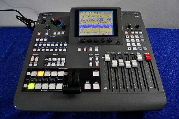 Профессиональный видеомиешер Panasonic MX 70