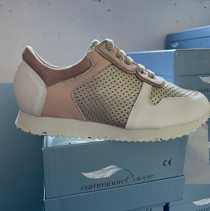 Vând lot papuci adidasi piele