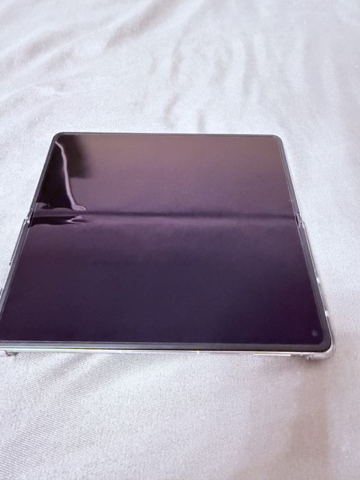 Huawei Mate X6 – 512 GB Nebula Red | Stare excelenta