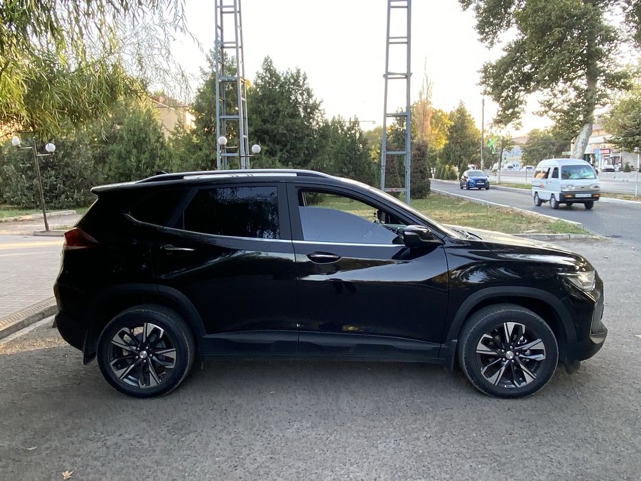 Треккер сотилади 2024